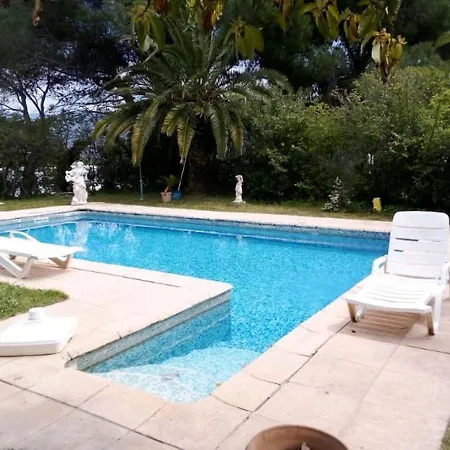 T2 Rez-de-jardin Avec Piscine Et Parking Gratuit *